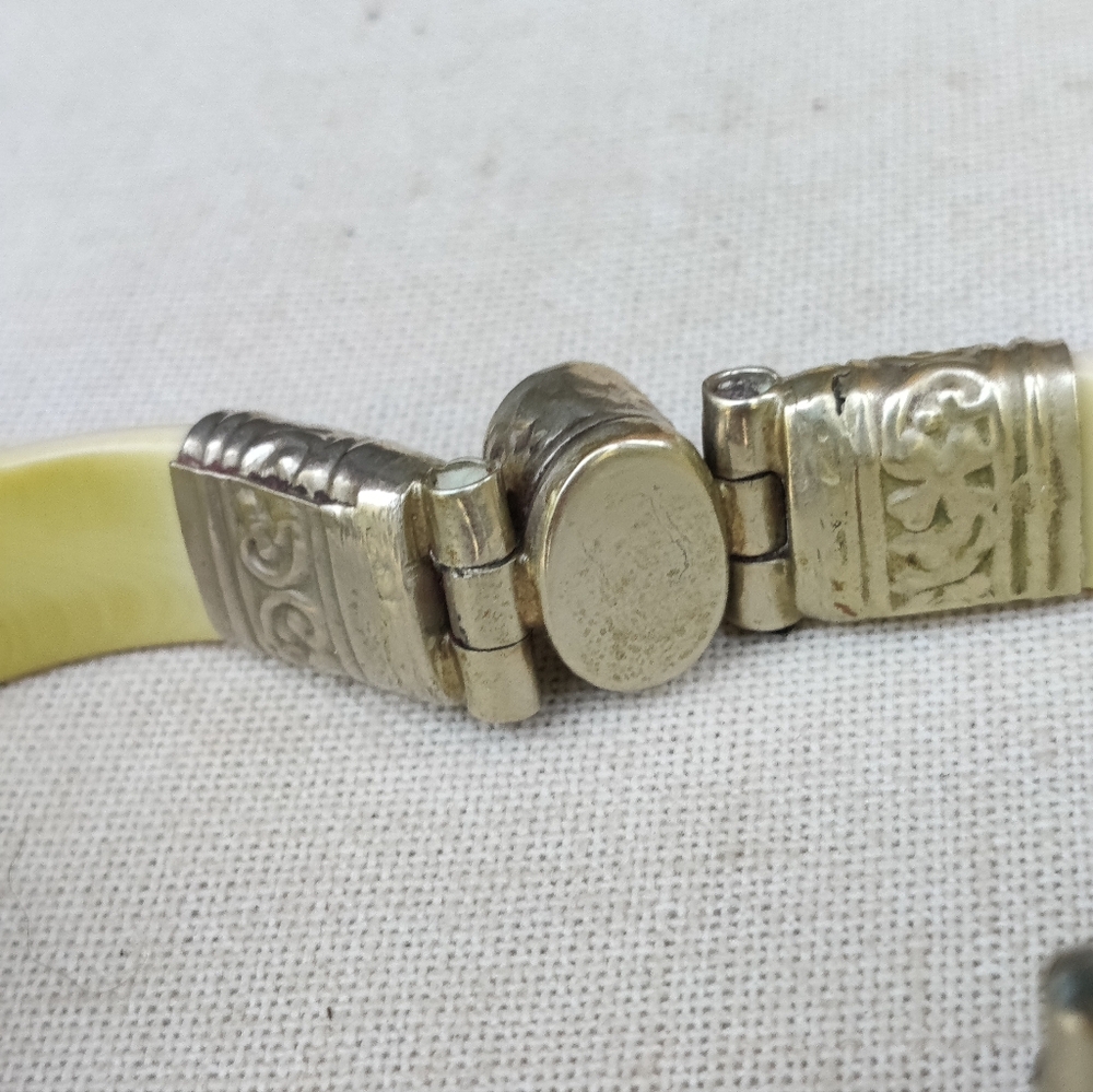 Antique Organic Ivory Bone Bracelet With Black Star Sapphire - Picture 8 of 12